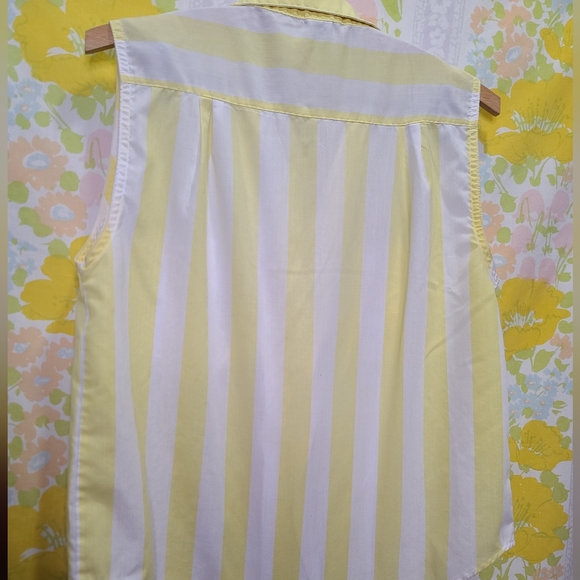 Vintage Lemon yellow vintage sleeveless button front top - Picture 6 of 9